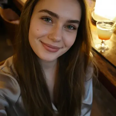 Шатенка